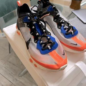 Nike REACT ELEMENT 87